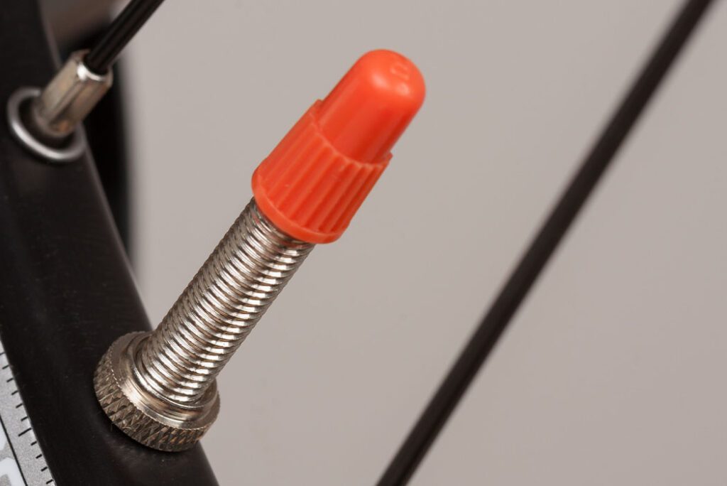 How to Use an Air Compressor with a Presta Valve?