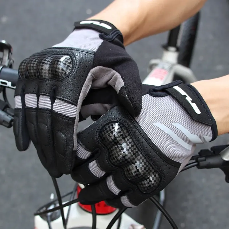 Why Do Cyclists Need Bicycle Gloves?